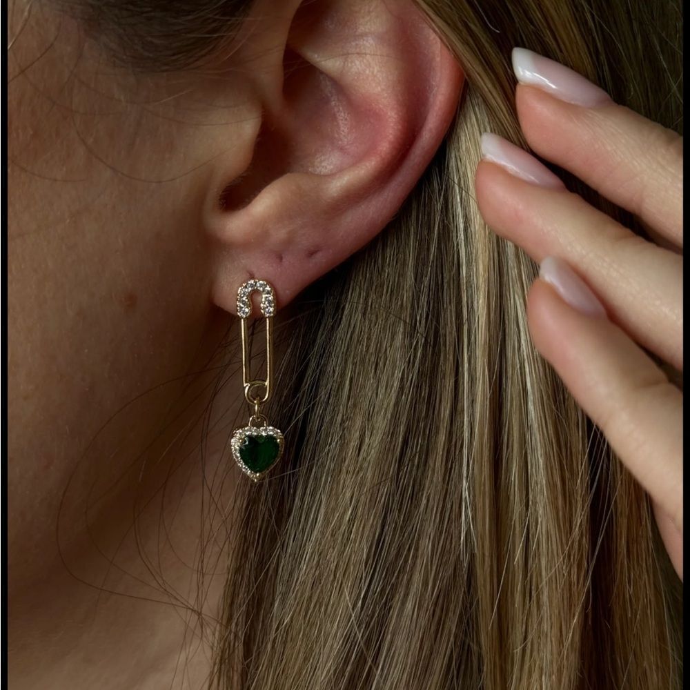 Safety pin Mini heart green stone drop earrings A218